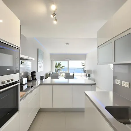 The Hill Collection 1 *