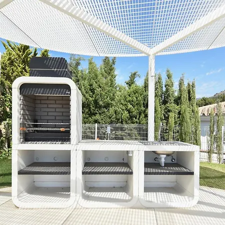 Апартаменти The Hill Collection 1 *